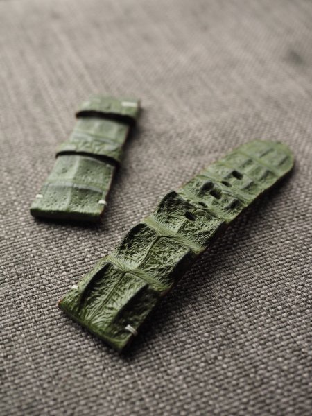 24mm 橄欖綠鱷魚大骨錶帶-現貨